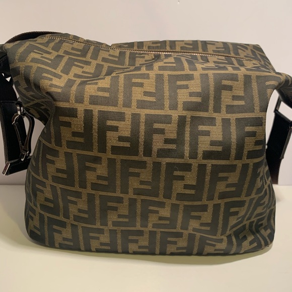 Fendi Oyster cloth handbag - Picture 1 of 16
